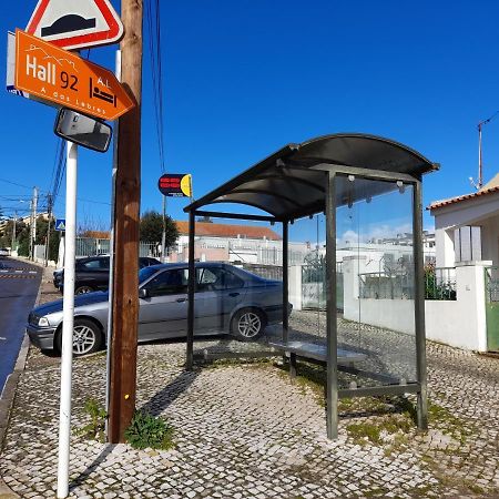 Hall 92 Quartos Com Wc Em Moradia Com Piscina A-Das-Lebres Loures Lejlighed Eksteriør billede