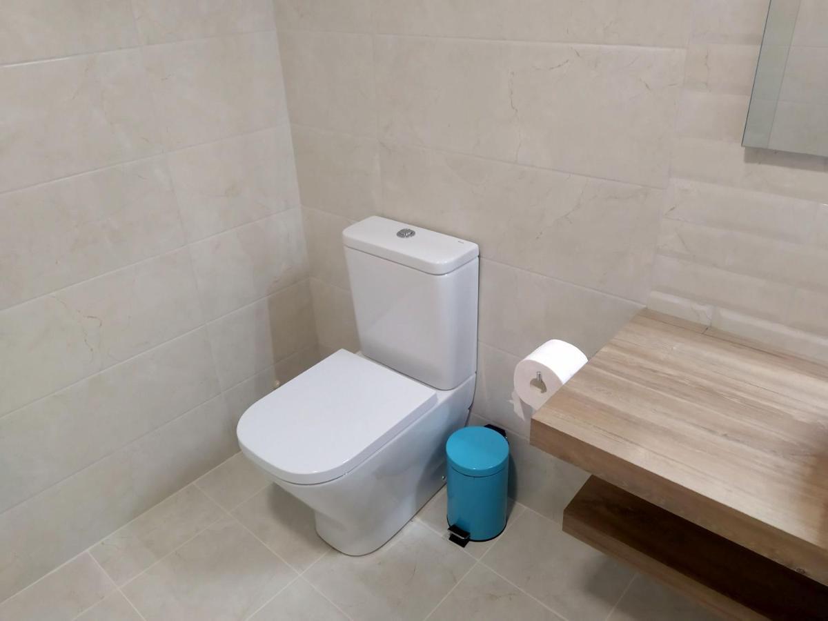 Hall 92 Quartos Com Wc Em Moradia Com Piscina A-Das-Lebres Loures Lejlighed Eksteriør billede