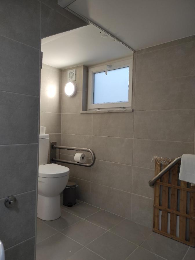 Hall 92 Quartos Com Wc Em Moradia Com Piscina A-Das-Lebres Loures Lejlighed Eksteriør billede